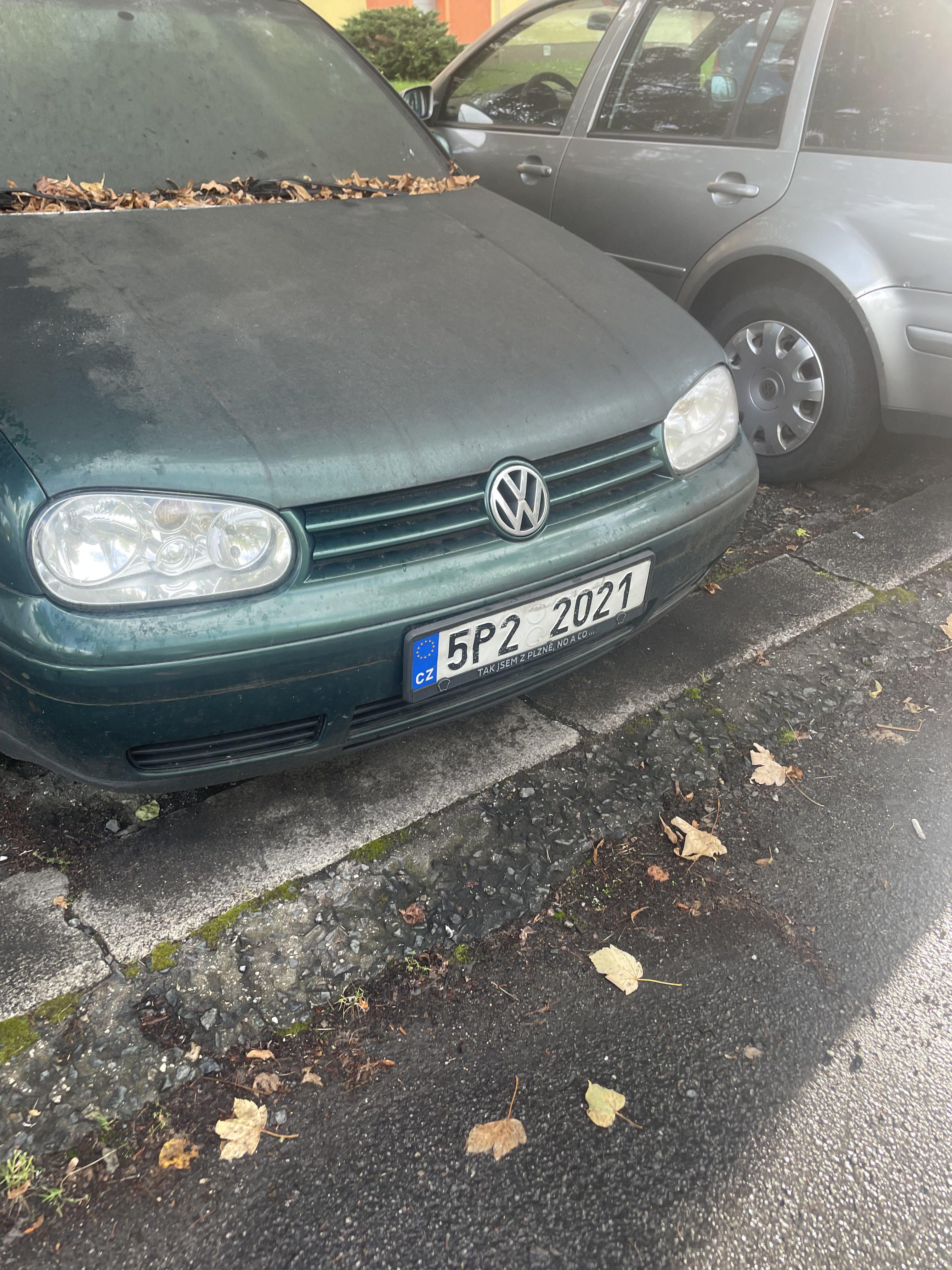 Nepojízdné auto VW Golf